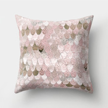 Подушка декоративная Розовая чешуя 45 х 45 см оптом (код товара: 46385)