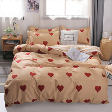 Комплект постельного белья с принтом сердце бежевый Красные сердечки (полуторный) оптом (код товара: 53062)