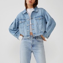 Куртка женская джинсовая с объемными рукавами Expansion оптом (код товара: 55406)