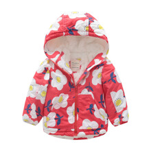 Куртка для девочки зимняя с цветочным принтом красная White daisies (код товара: 56482)