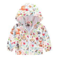 Куртка-ветровка для девочки с карманами и принтом лесных зверят белая Forest animals оптом (код товара: 58978)