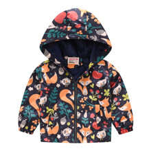 Куртка-ветровка для девочки с карманами и принтом лесных зверят Черная оптом (код товара: 58974)