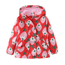 Куртка для девочки демисезонная с капюшоном и флисовой подкладкой красная Клубничка оптом (код товара: 59307)