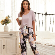 Комплект женский домашний 2 в 1: футболка и штаны с цветочным принтом Harmony (код товара: 59677)