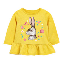 Лонгслив для девочки с цветочным принтом и изображением кролика желтый Rabbit in flowers оптом (код товара: 59651)